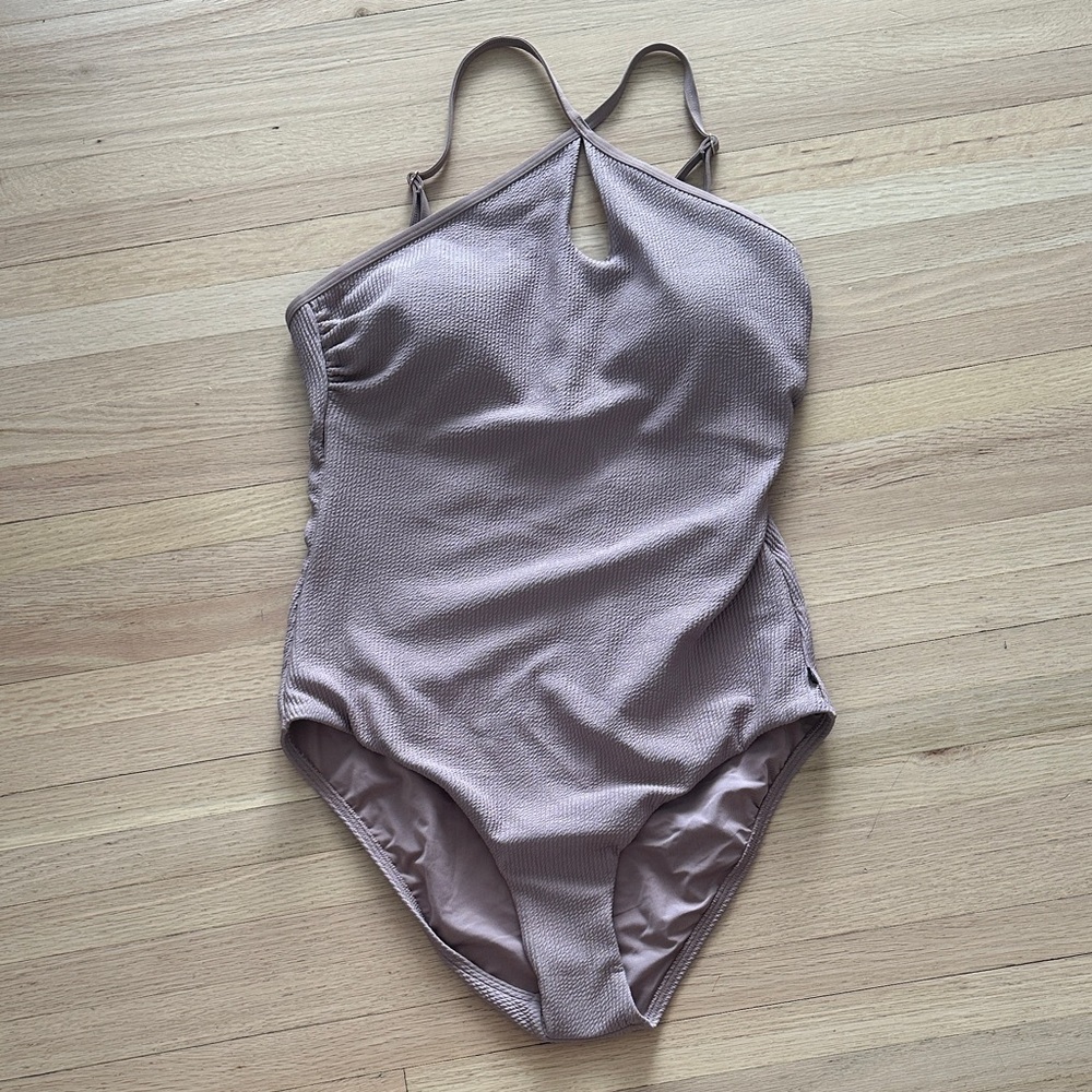 BNWT - La Vie en Rose One Piece Swimsuit with keyhole - Large